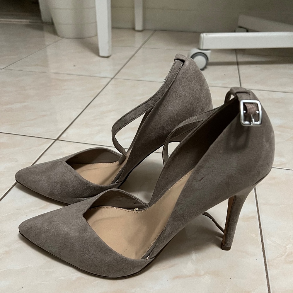 Grey Pointed Heels